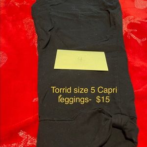 Torrid size 5 Capri leggings